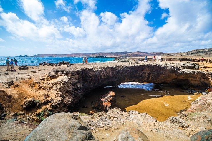 Aruba Island Sightseeing Tour Plus Arashi Beach Visit