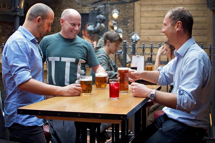 London Historic Pub Tour with a Local Tailored to Your Interests & Tastes
