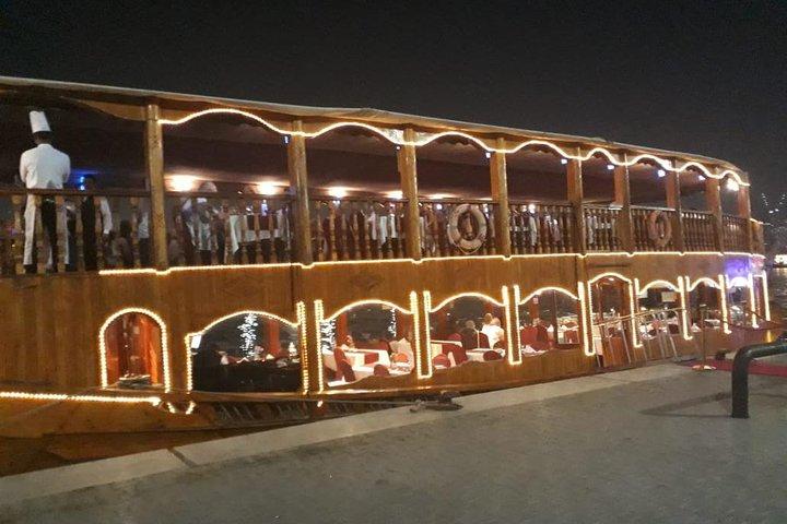 Dhow Cruise Dinner in Dubai Marina