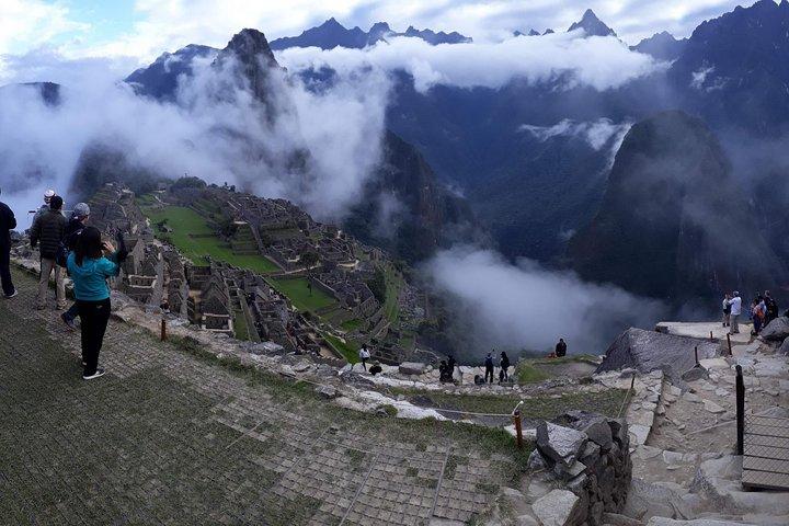Inca Trail to Machu Picchu - One Day! - Glamping Service