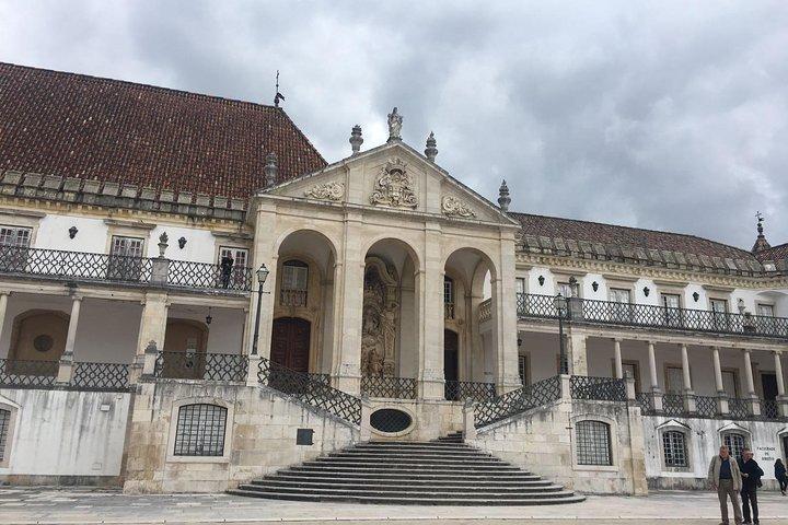Aveiro and Coimbra Small Group Tour with Moliceiro Boat Cruise
