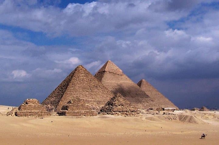 Day Tour to Giza Pyramids, Sphinx, Sakkara Pyramids and Dahshur Pyramids