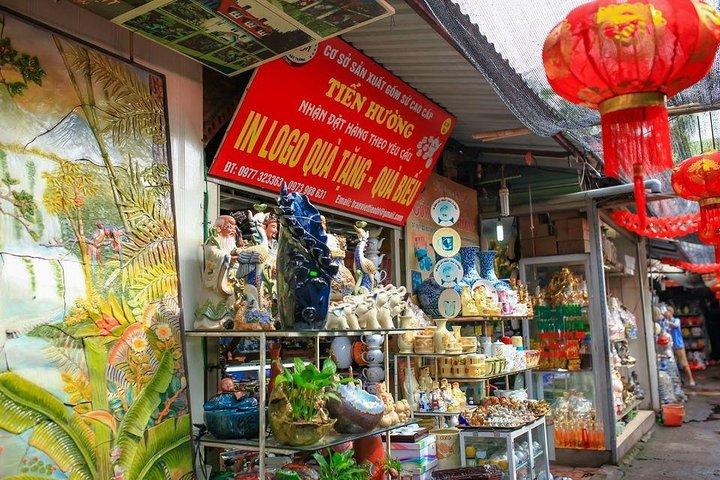 Private tour Bat Trang ceramic village - Van Phuc silk village with local meals