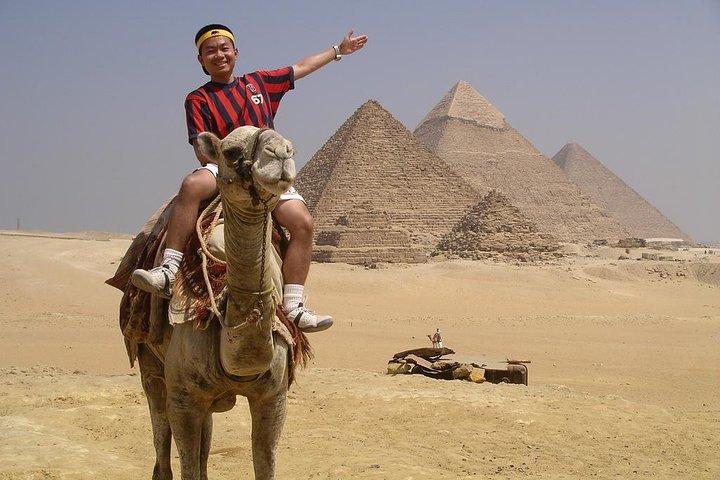 Sunset or Sunrise Tour: Pyramids of Giza by Horse or Camel