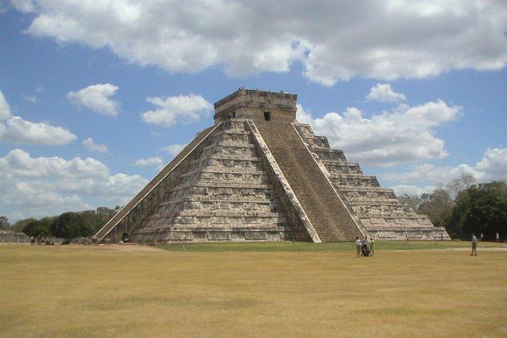 CHICHEN ITZA, VALLADOLID and CENOTE from Riviera Maya, Cancun, Tulum (Private)