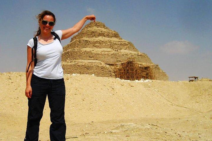 Private Tour to Giza Pyramids, Sphinx, Saqqara Pyramids & Memphis