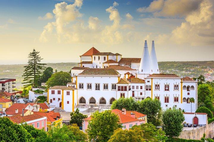 Sintra and Cascais Small Group Tour with Ticket
