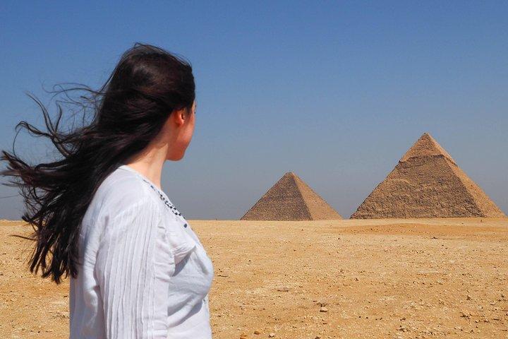4-Hours Guided Tour to Giza Pyramids & Sphinx Included Camel ride