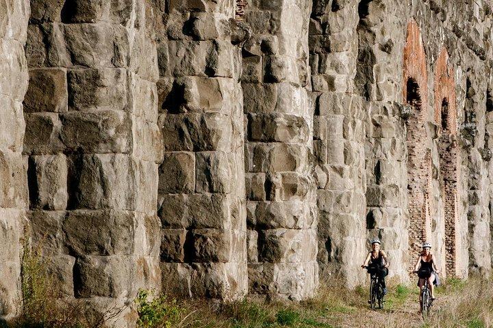 PRIVATE Appian Way and Lake Albano Ebike Tour with Italian Lunch