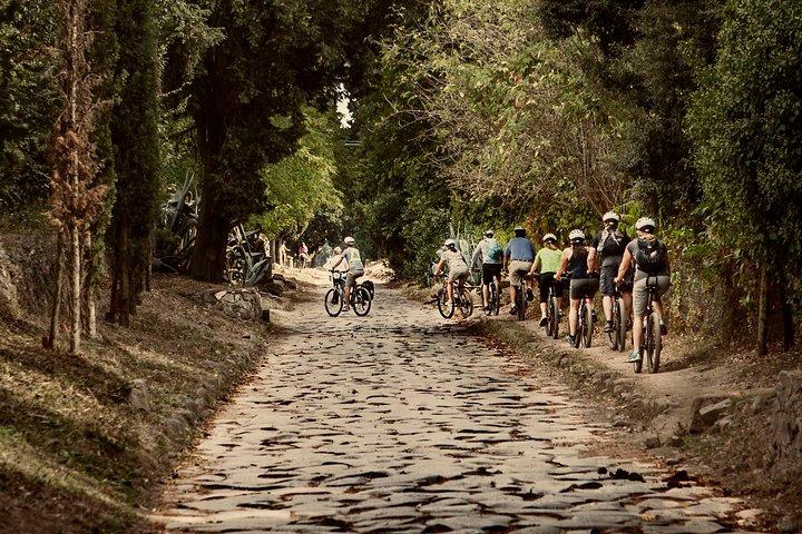 PRIVATE Appian Way and Lake Albano Ebike Tour with Italian Lunch