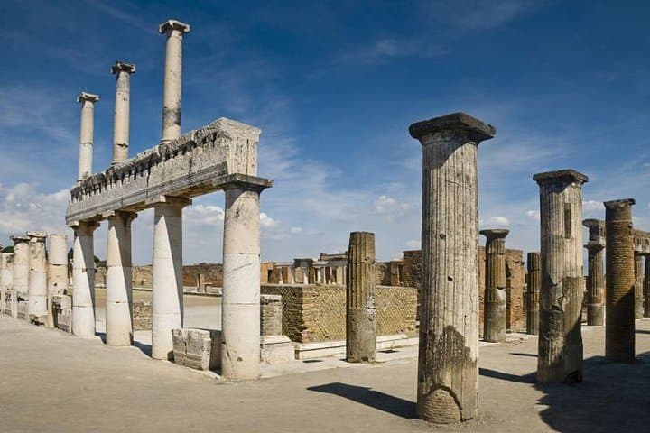 From Naples Explore Pompeii Freely with Your Personal Audioguide