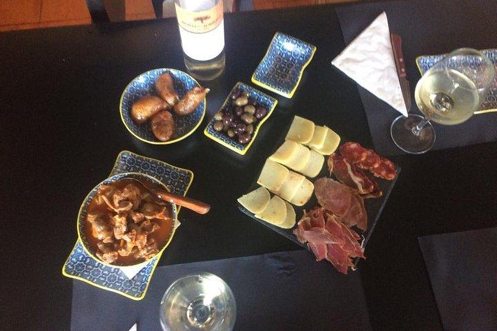 Porto: Private Walking Food Tour with Tastings