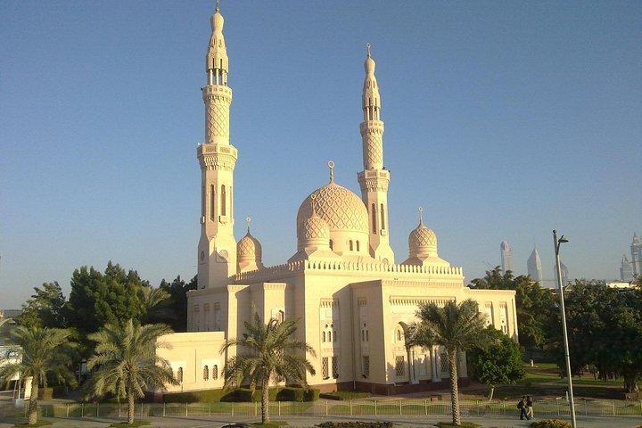 Red Dune Desert Safari with Dinner, Dubai City Tour & Dhow Cruise Dinner - TRIO