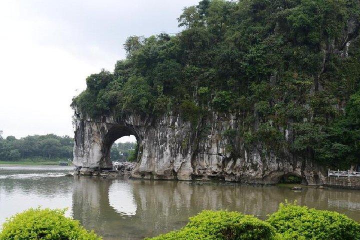 Guilin Half-Day Private Tour to Reed Flute Cave and Elephant Trunk Hill