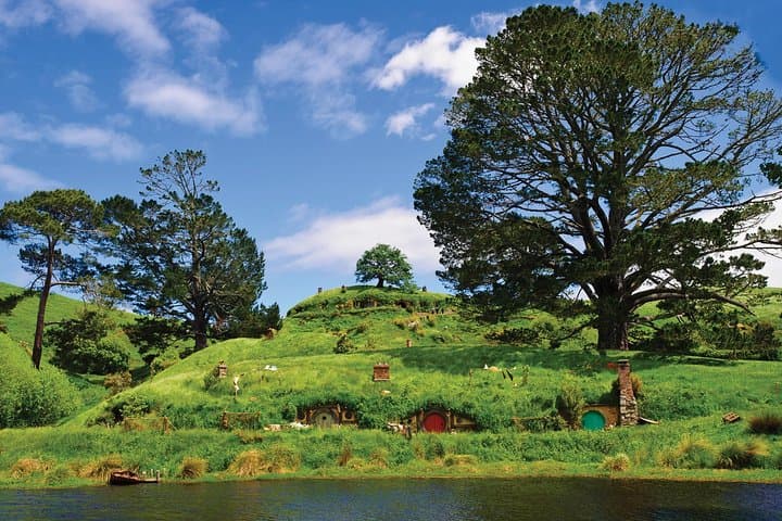 Hobbiton Movie Set Tour with lunch from Auckland