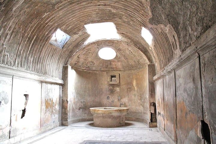 Small Group Guided Walking Tour of Ancient Pompeii Highlights
