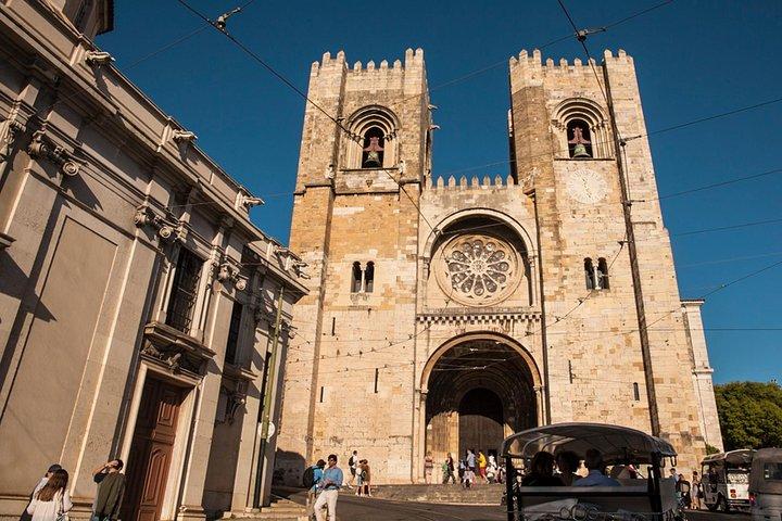 Mon Ami Vadio - Lisbon Old City Private Tuk Tuk Tour