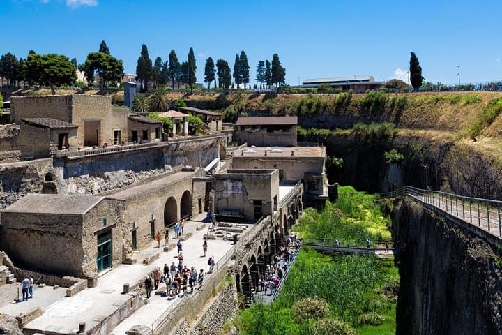 Herculaneum Private Tour with an Archaeologist