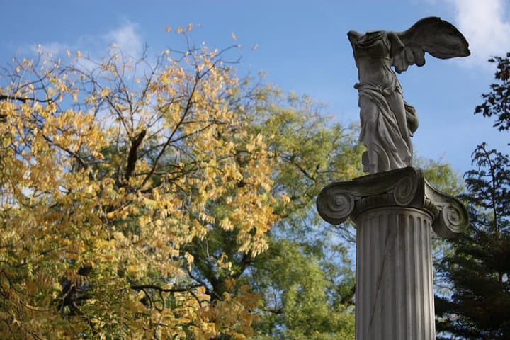 Private Guided Tour to Père Lachaise Cemetery in Paris