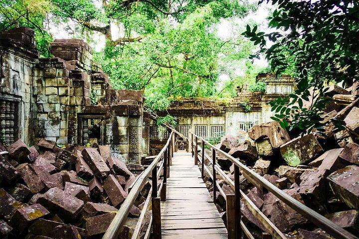 Banteay Srei and Beng Mealea Full Day Private tour