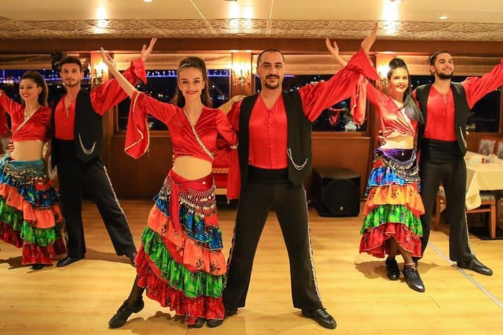 Istanbul Dinner Cruise Entertaintment with Private Tables