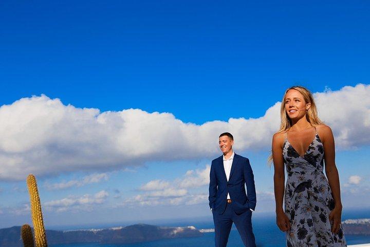 Personal Travel and Vacation Photographer Tour in Santorini