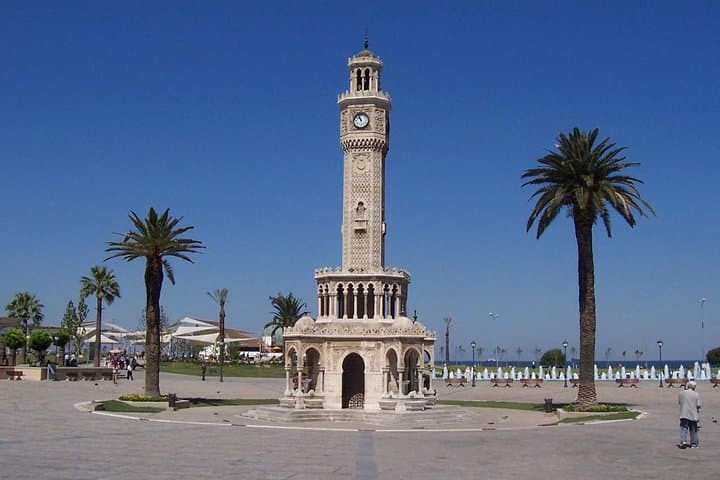 Turkish Food Walking Tour in Izmir