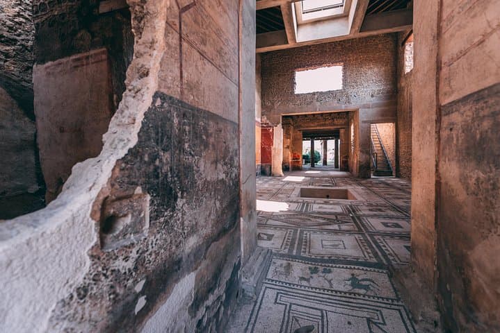 Pompeii 2-hour Private Tour with an Archaeologist-Ticket included