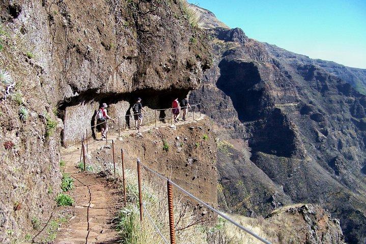 Pico Arieiro To Pico Ruivo/With Trail entry Fee Included PR 1 + 1.2