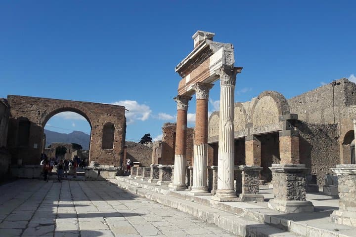 Skip-the-Line Pompeii Archaeological Site with Private Guide