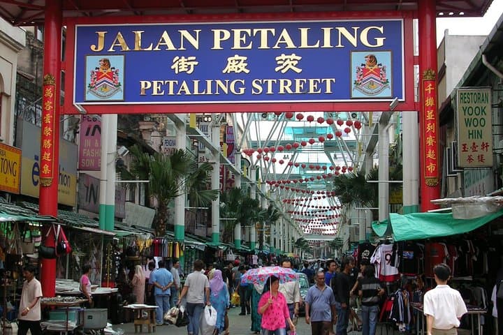 Kuala Lumpur Night Tour with Chinatown, Twin Towers & KL Tower