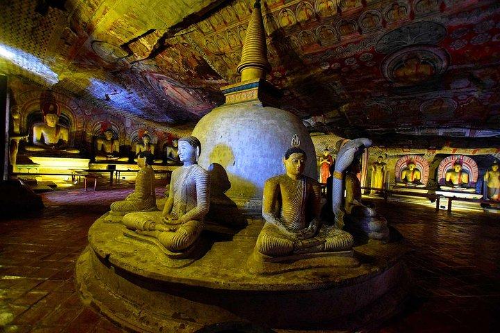 Private Day Tour from Colombo to Sigiriya, Dambulla & Pidurangala