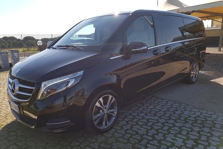 Private Transfer: Rome to Civitavecchia Port by Luxury vehicle