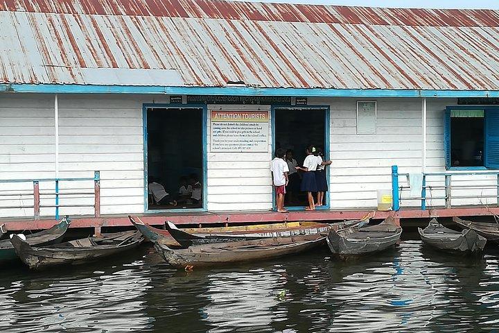 Killing Fields, War Museum and Floating Village ( Mechrey )