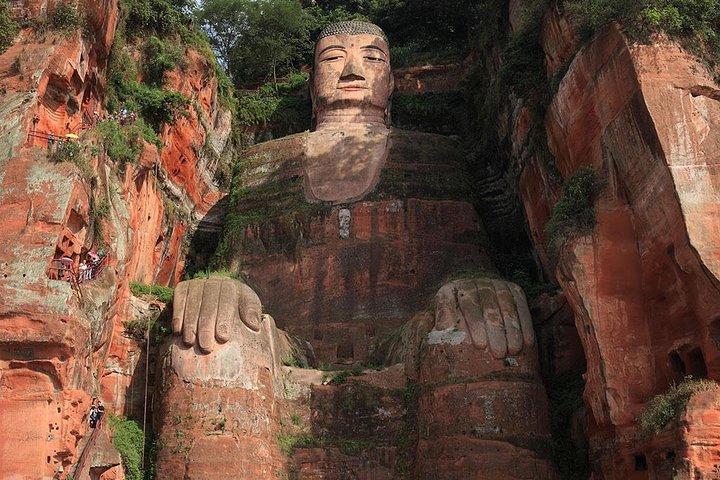 One Day Private Tour of Leshan Giant Buddha, Huanglongxi Ancient Town