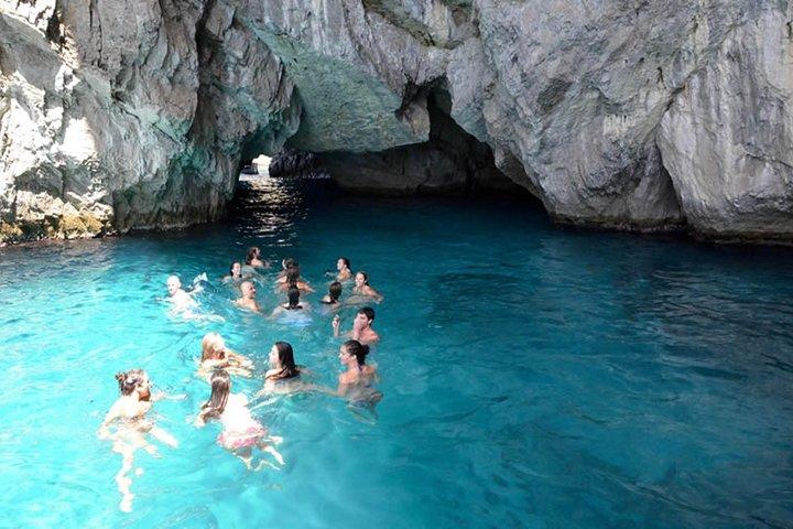 Capri Boat tour from Positano with Light Lunch, Drinks & Swim