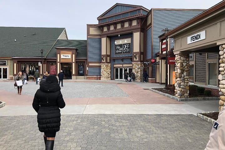 Woodbury Common Premium Outlet Shopping Private Day Trip by SUV from NYC