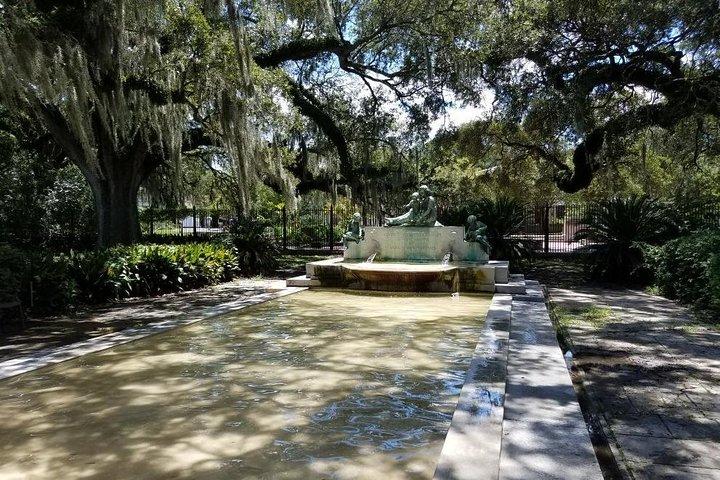 Garden District Walking Tour of New Orleans