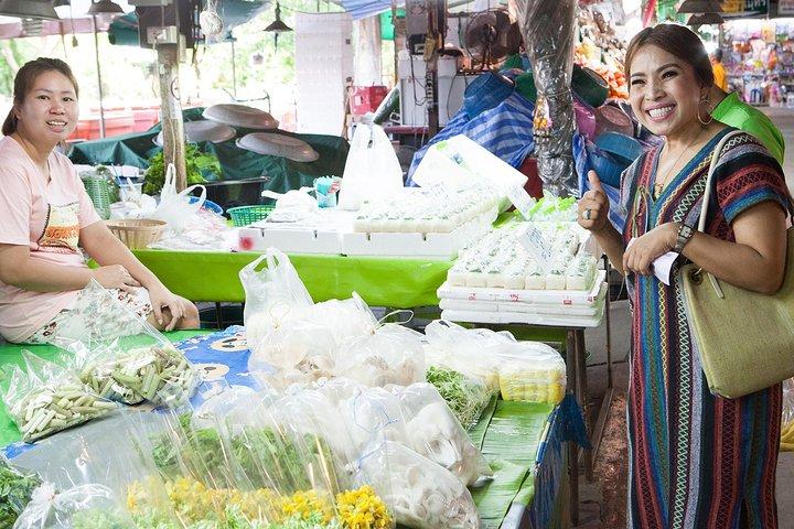 Bangkok Market Tour & Thai Cooking Class with Boat Ride with Aoy