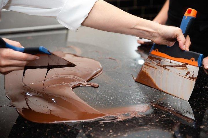 Praliné Rocher Chocolate making class in Paris (collective)