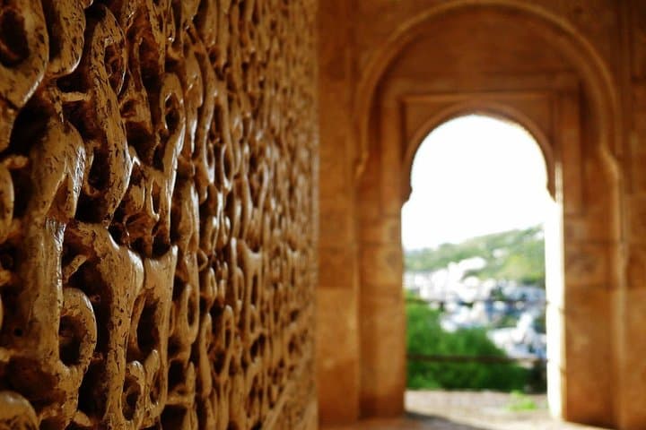 Alhambra Small Group Tour: Secrets of the Alhambra