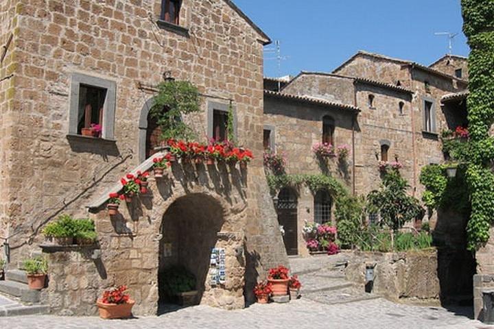 Civita of Bagnoregio & Orvieto: Private Luxury Day Trip from Rome