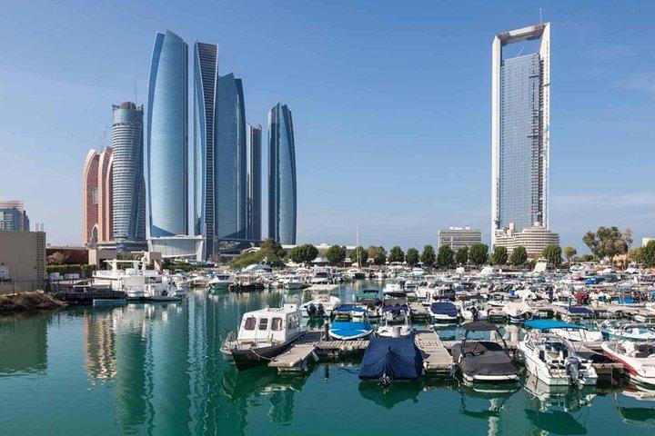 2-Day Abu Dhabi City Tour and Desert Safari with BBQ Dinner