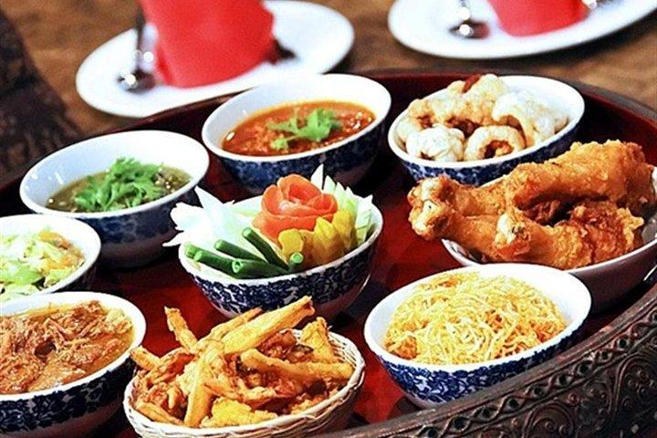 Khantoke Dinner Experience & Cultural Dance Show with Transfers