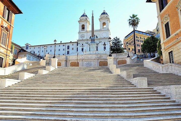 Rome Max 6 People Walking Tour: Pantheon, Trevi Fountain, Gelato