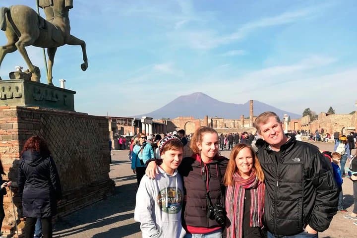 Pompeii Skip-the-Line Tour for Kids & Families with Archaelogist