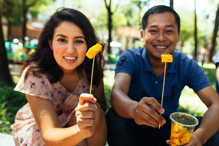 Highlights & Hidden Gems With Locals: Best of Ho Chi Minh City Private Tour
