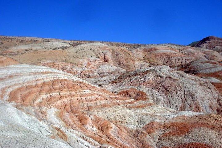 3-hour Candy Mountains Small Group Trip (with Pink Lake option)