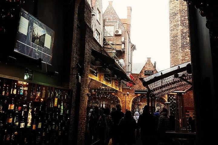 Food tasting & Historical walk