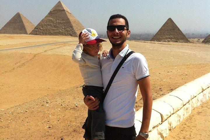Stopover Tour of Cairo (Pyramids, Museum, Bazaar)